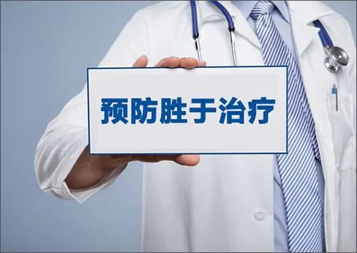 26个胃镜，查出3个胃癌——医生忠告：即使没症状，40岁以上也必须做次胃镜