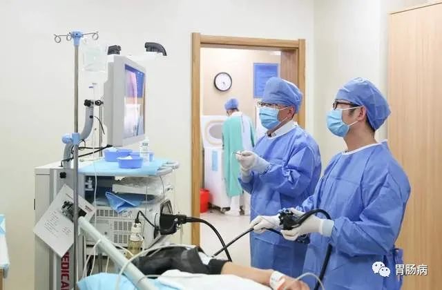 长期胃胀、烧心不在意，竟查出胃癌——警惕良性胃病癌变的5大信号