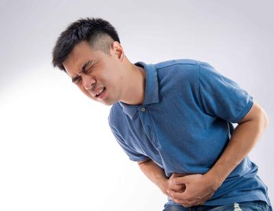 常见的胃溃疡的症状有哪些？跟胃溃疡癌变有什么不同